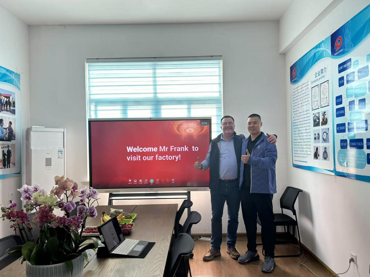 مشتری بلژیکی دو بار از کارخانه بازدید کرد