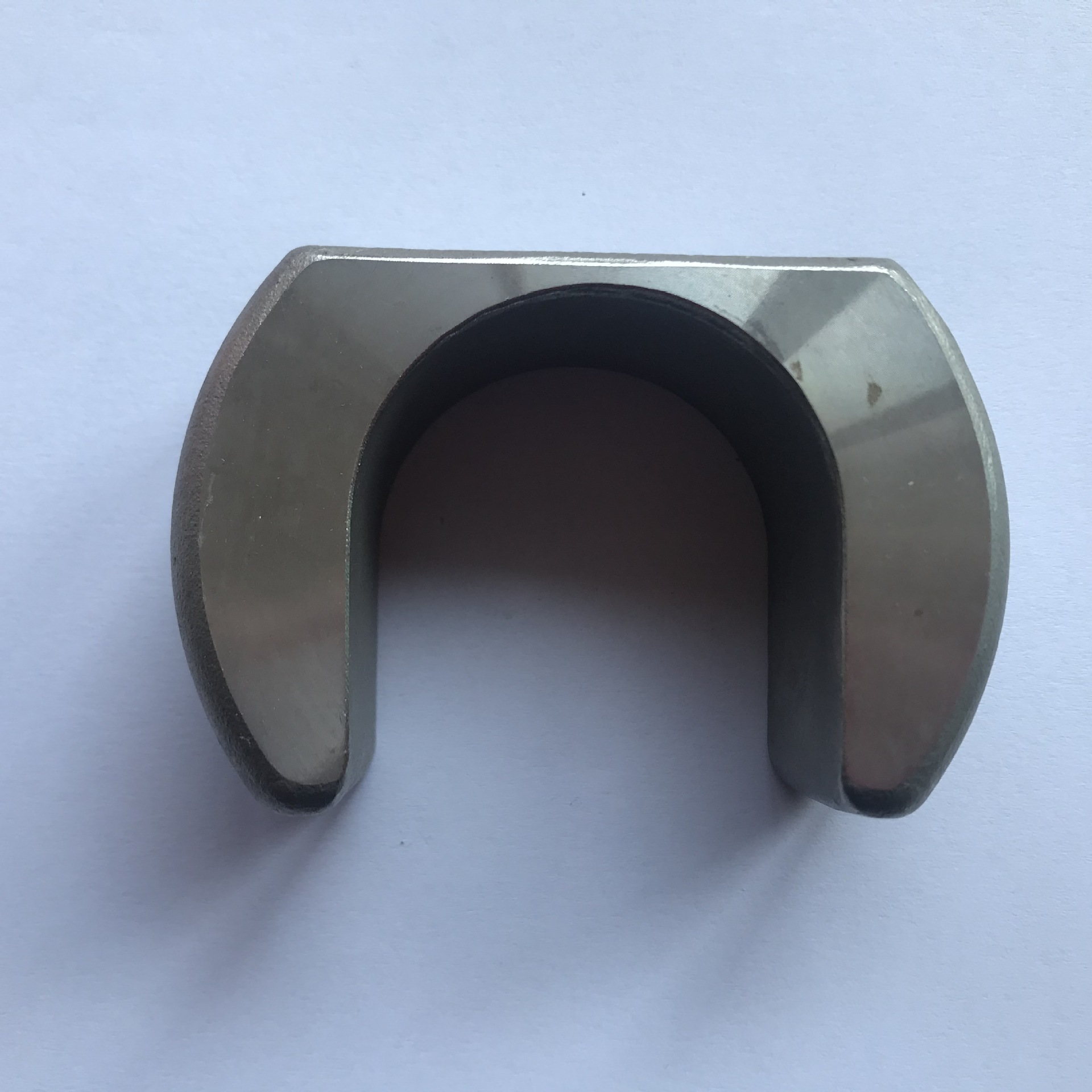 دلیل لایه لایه شدن پوسته ساخته شده از شن و ماسه شیشه آب در طی فرآیند قالب گیری سرمایه گذاری چیست؟